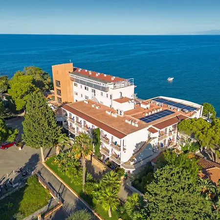 Kalura Hotel 4*