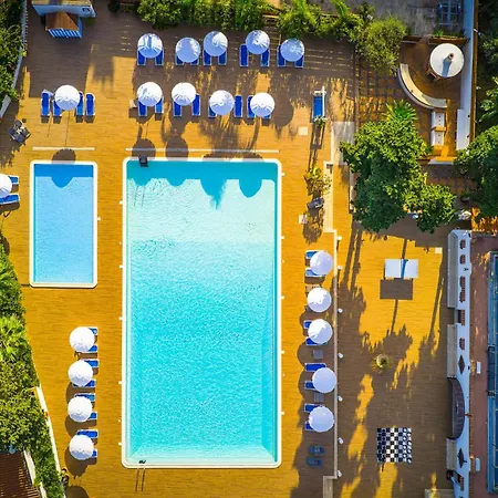 Kalura Hotel
