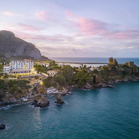 Kalura Hotel 4*